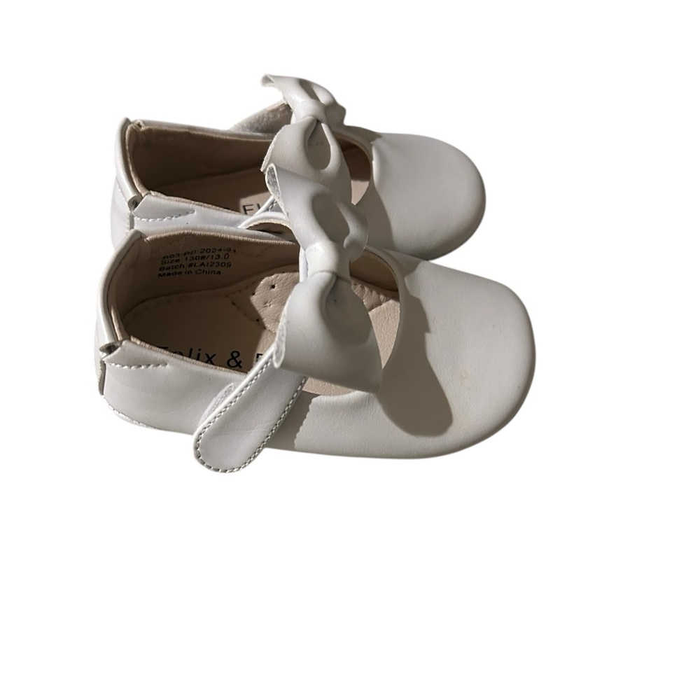 Felix and flora White Baby Shoes with Bow size 1